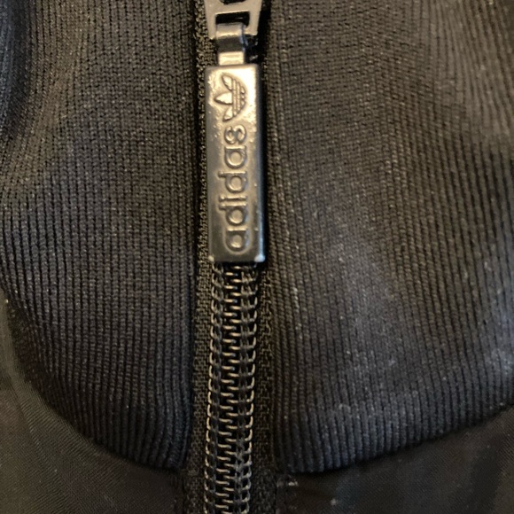 Adidas jacket sheer fabric with stripes on arms / zipper front, cropped size L - Picture 5 of 11